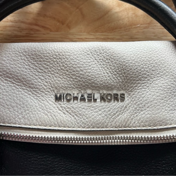 MICHAEL KORS | black and white handbag - Picture 3 of 12